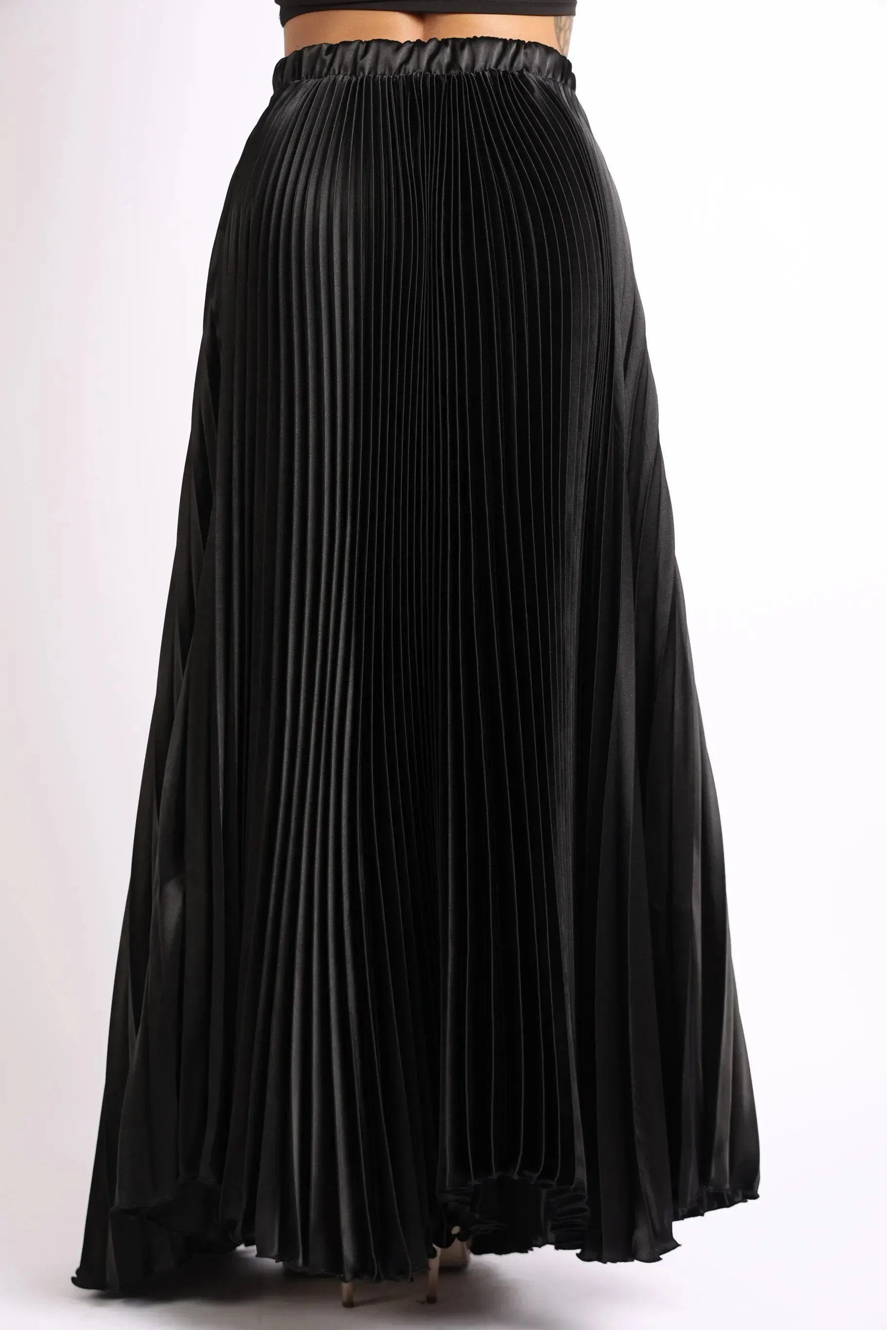Elegant Black High Waist Pleated Satin Maxi Skirt for Formal Events