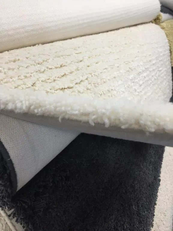 Hand-tufted Organic Wool/Cotton Shag in natural