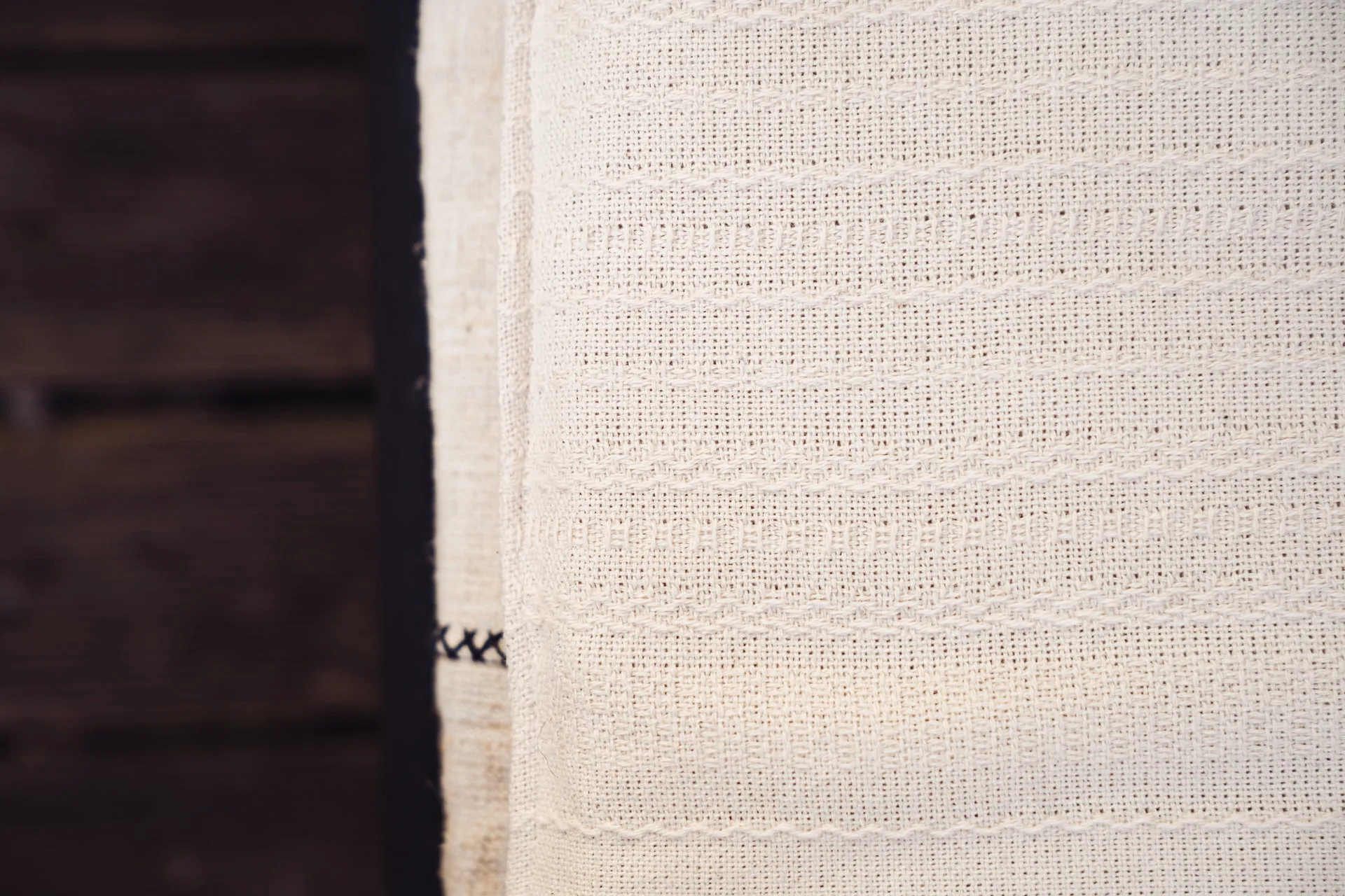 Pillow: Handwoven antique Bulgarian cotton - P481